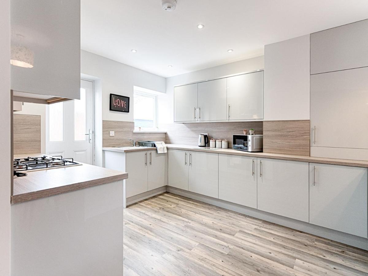 Pass The Keys Luxury Bright Spacious Family Home - Near Beaches Swansea Exterior photo